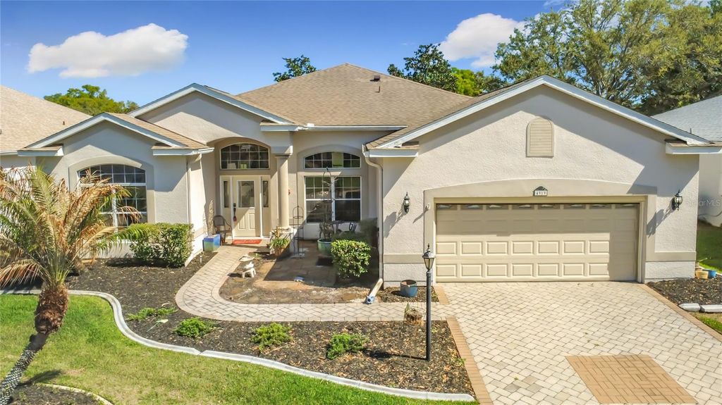 Image 2 of property listing at 4919 LONG MEADOW DRIVE, Leesburg, FL 34748