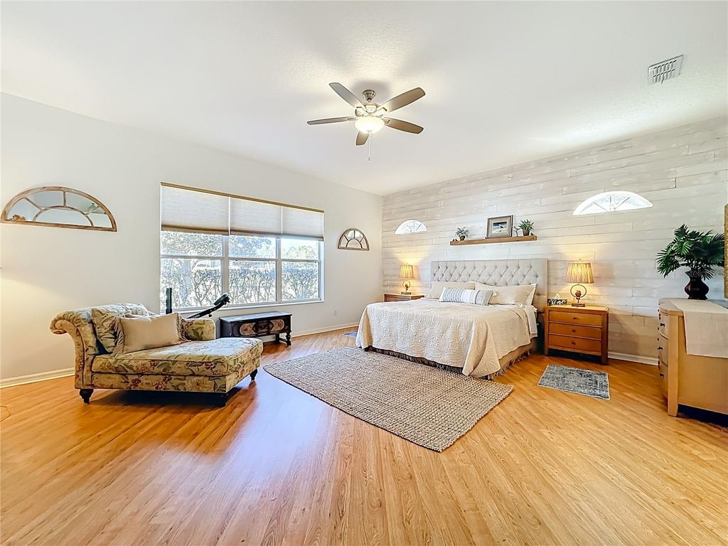 Image 29 of property listing at 4919 LONG MEADOW DRIVE, Leesburg, FL 34748