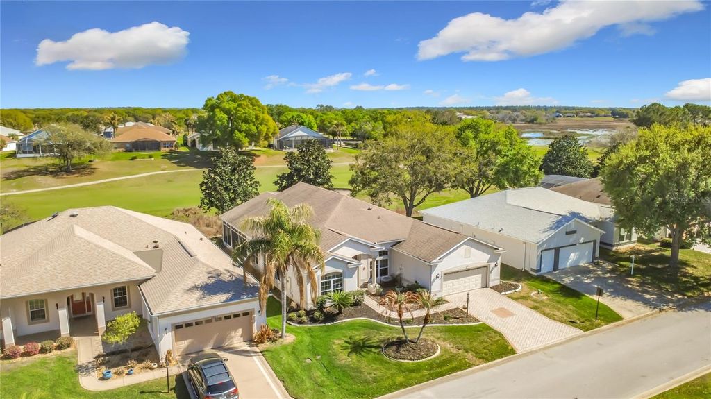 Image 4 of property listing at 4919 LONG MEADOW DRIVE, Leesburg, FL 34748