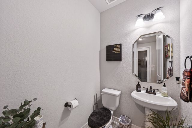 7067 Jamie Lyn Blvd, Schertz, TX 78154