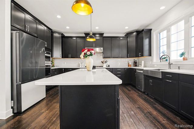 1419 Napa, Canton, MI 48187