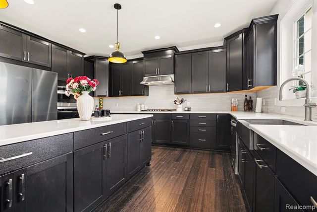 1419 Napa, Canton, MI 48187