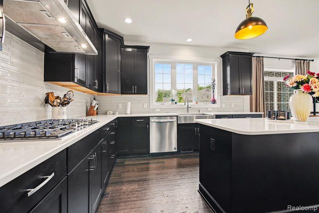 1419 Napa, Canton, MI 48187