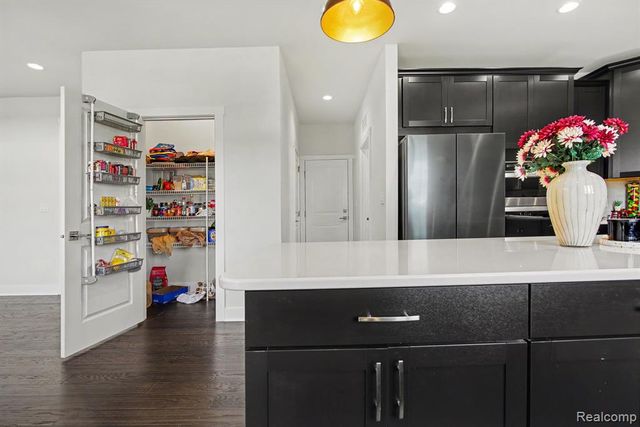 1419 Napa, Canton, MI 48187