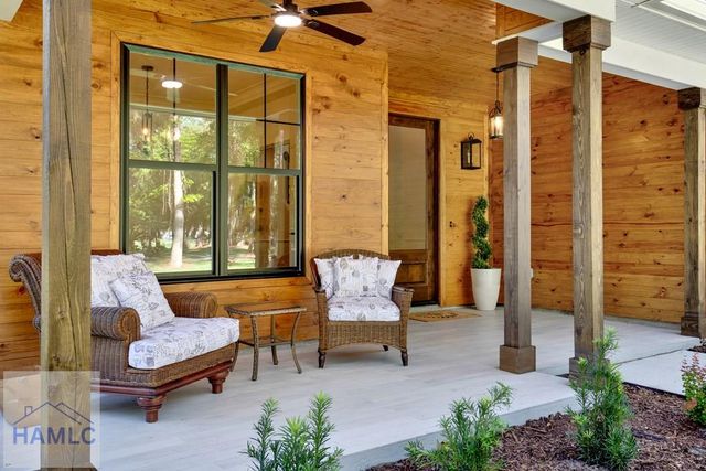 45 Dutchmans Cove Road, Midway, GA 31320