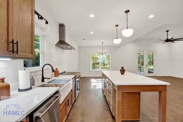 45 Dutchmans Cove Road, Midway, GA 31320