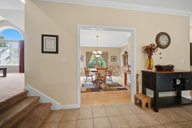 98 Lady Slipper Lane, Chester, NH 03036