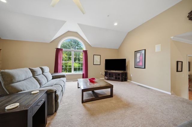 98 Lady Slipper Lane, Chester, NH 03036