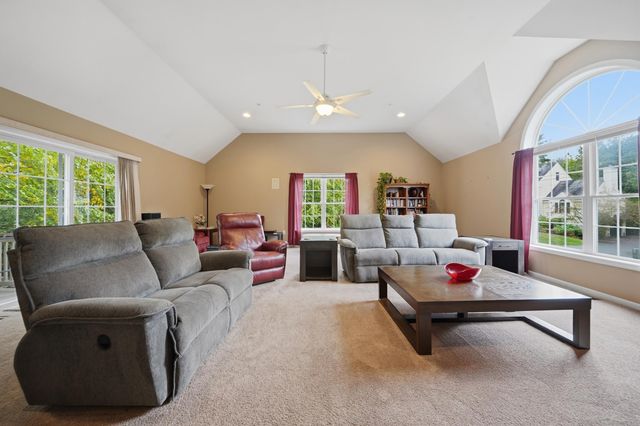 98 Lady Slipper Lane, Chester, NH 03036