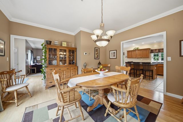 98 Lady Slipper Lane, Chester, NH 03036