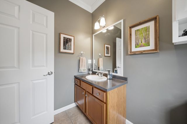 98 Lady Slipper Lane, Chester, NH 03036