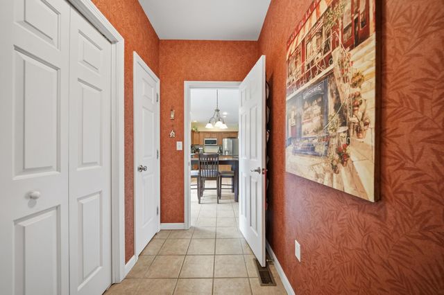 98 Lady Slipper Lane, Chester, NH 03036