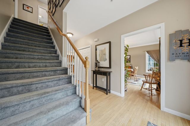 98 Lady Slipper Lane, Chester, NH 03036
