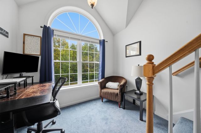 98 Lady Slipper Lane, Chester, NH 03036