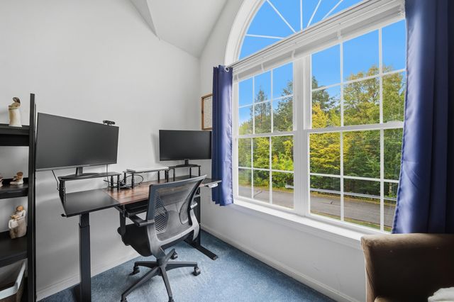 98 Lady Slipper Lane, Chester, NH 03036