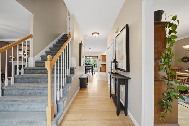 98 Lady Slipper Lane, Chester, NH 03036