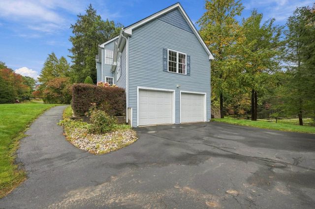 98 Lady Slipper Lane, Chester, NH 03036