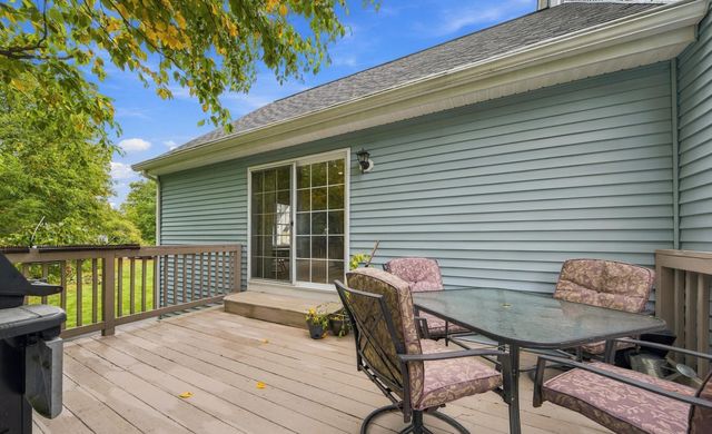 98 Lady Slipper Lane, Chester, NH 03036