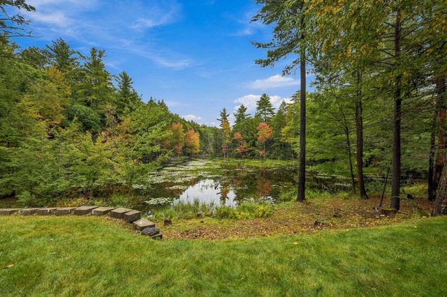98 Lady Slipper Lane, Chester, NH 03036