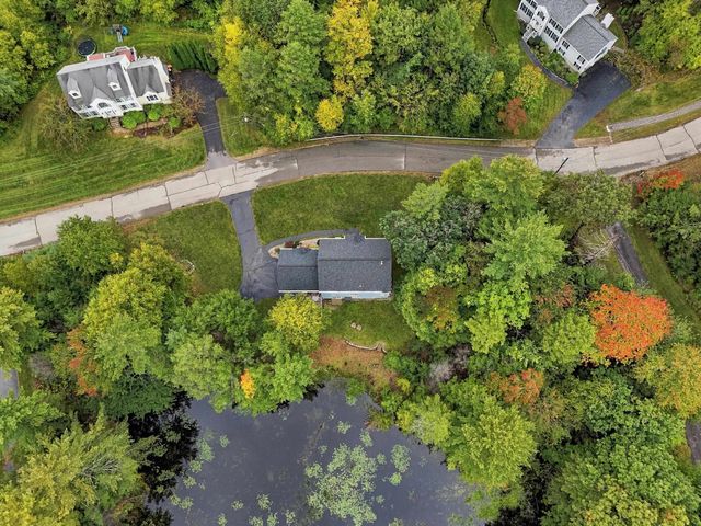 98 Lady Slipper Lane, Chester, NH 03036