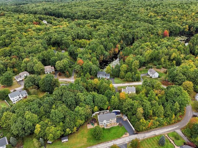 98 Lady Slipper Lane, Chester, NH 03036