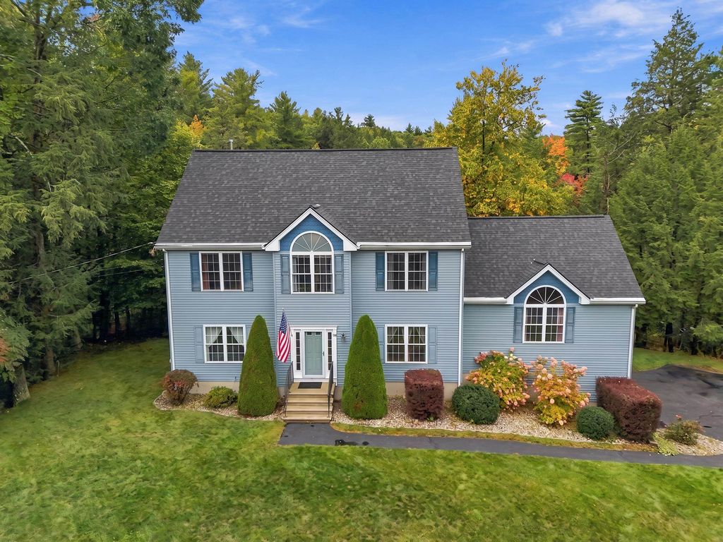98 Lady Slipper Lane, Chester, NH 03036
