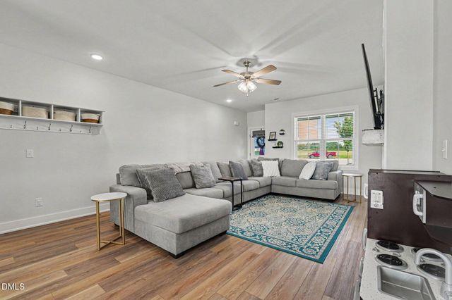 176 Glenwood Place, Kenly, NC 27542