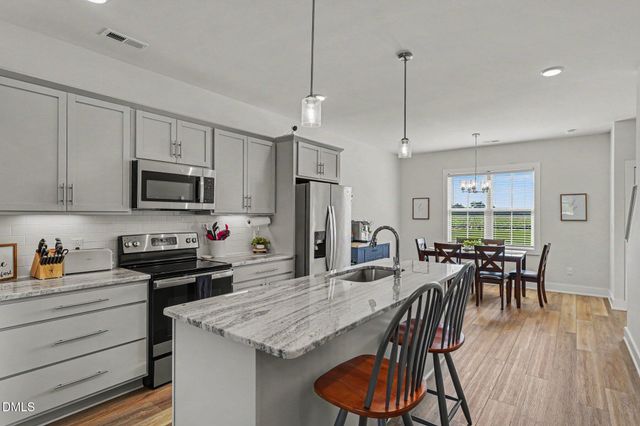 176 Glenwood Place, Kenly, NC 27542