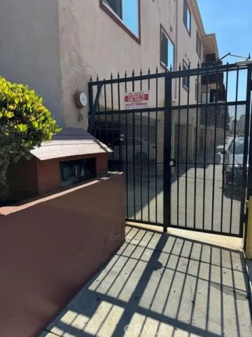 5349 Newcastle 20, Encino, CA 91316
