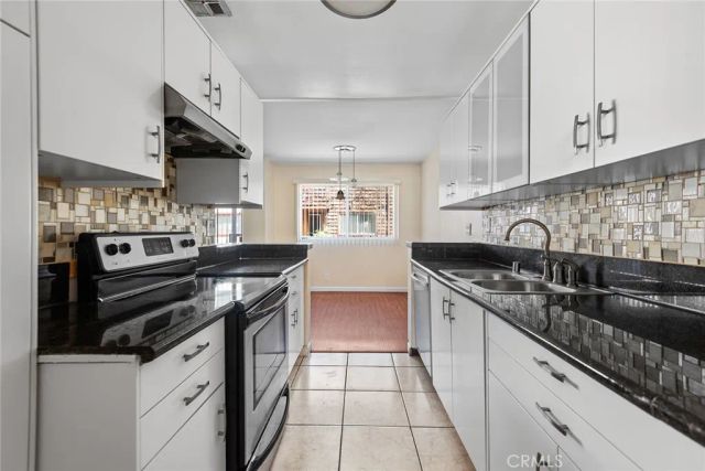 5349 Newcastle 20, Encino, CA 91316