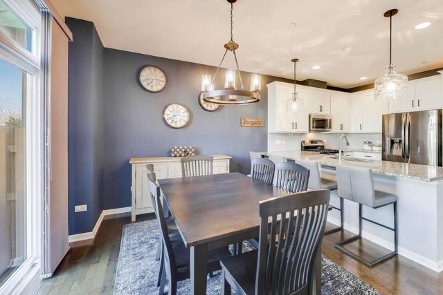 3223 N Heritage Lane, Arlington Heights, IL 60004