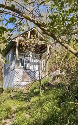 1596 Highwood Drive, La Crescent, MN 55947