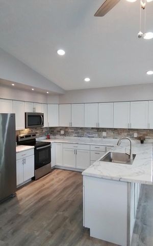 1596 Highwood Drive, La Crescent, MN 55947