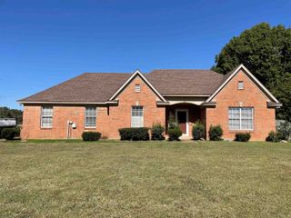 45 COUNTRYWOOD LN, Oakland, TN 38060