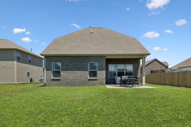 1009 Laurelwood Dr, Gallatin, TN 37066