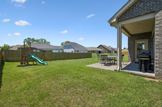 1009 Laurelwood Dr, Gallatin, TN 37066