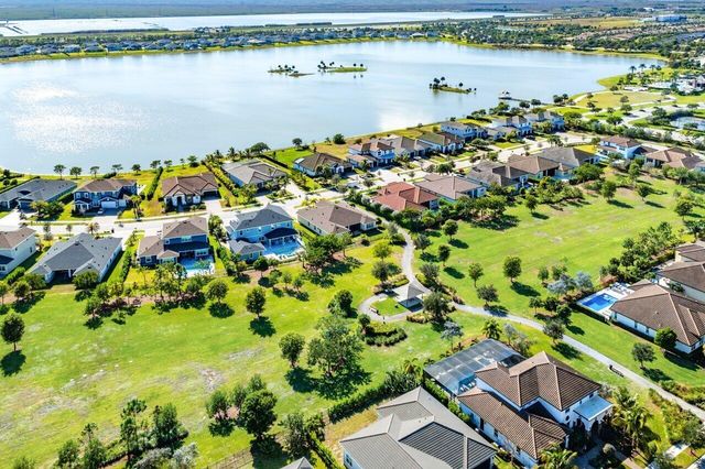940 Hookline Circle, Loxahatchee, FL 33470