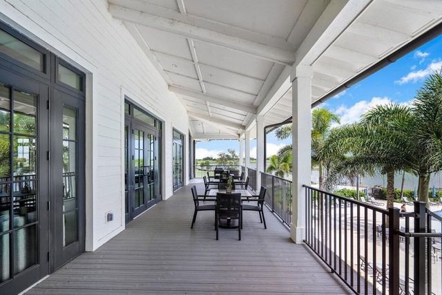 940 Hookline Circle, Loxahatchee, FL 33470