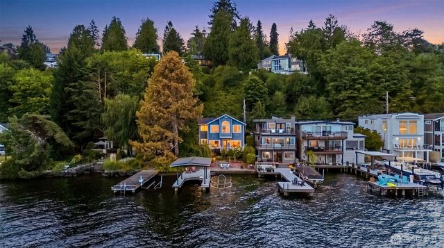 11728 Riviera Place NE, Seattle, WA 98125