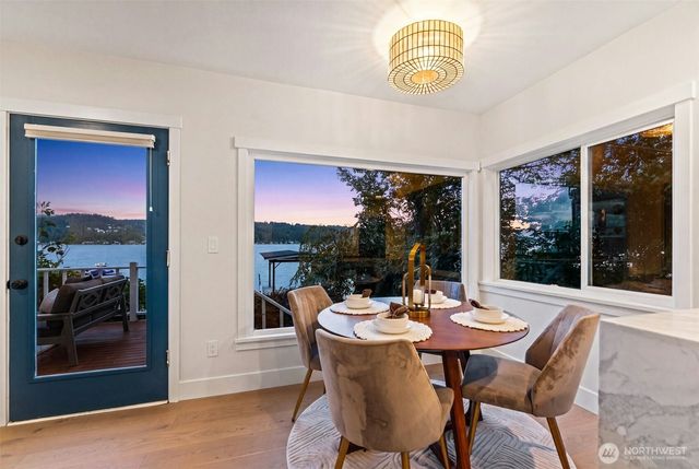 11728 Riviera Place NE, Seattle, WA 98125