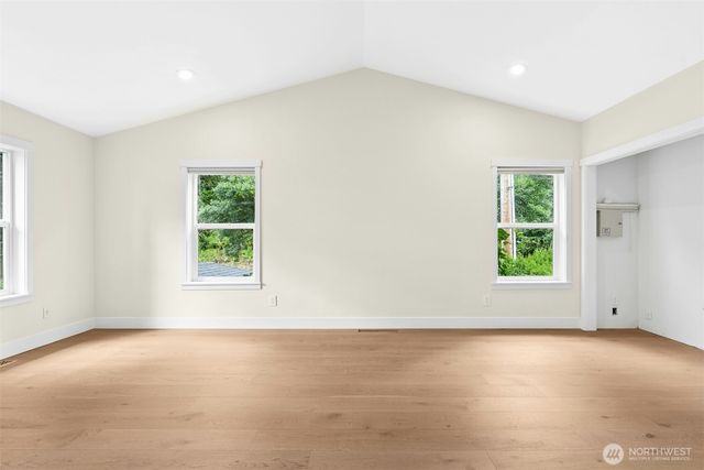 11728 Riviera Place NE, Seattle, WA 98125