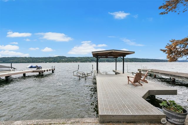 11728 Riviera Place NE, Seattle, WA 98125