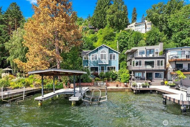 11728 Riviera Place NE, Seattle, WA 98125