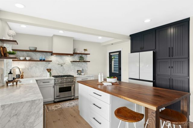 11728 Riviera Place NE, Seattle, WA 98125