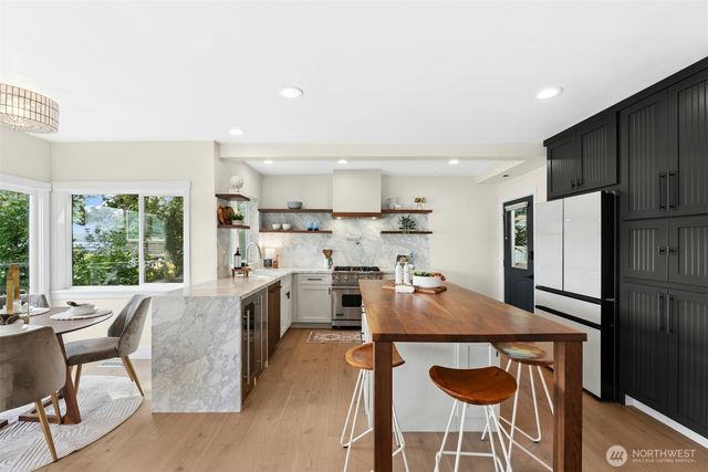 11728 Riviera Place NE, Seattle, WA 98125