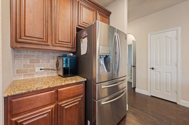 1112 Cardinal Ridge Road, Burleson, TX 76028