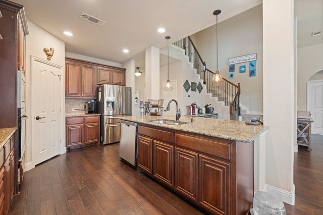 1112 Cardinal Ridge Road, Burleson, TX 76028