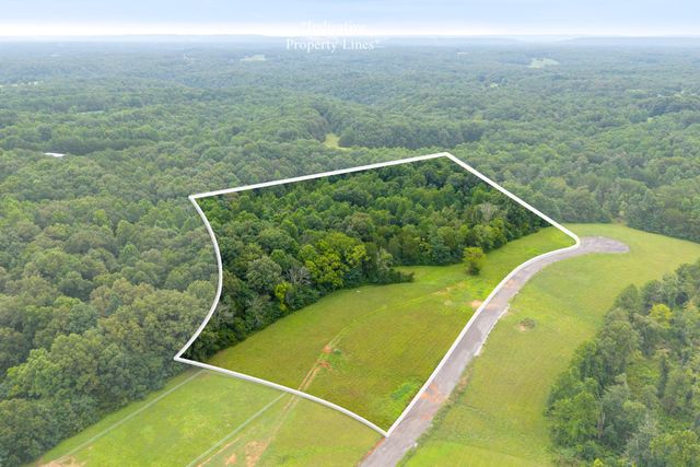 2 Johnson Chapel Rd, Sparta, TN 38583