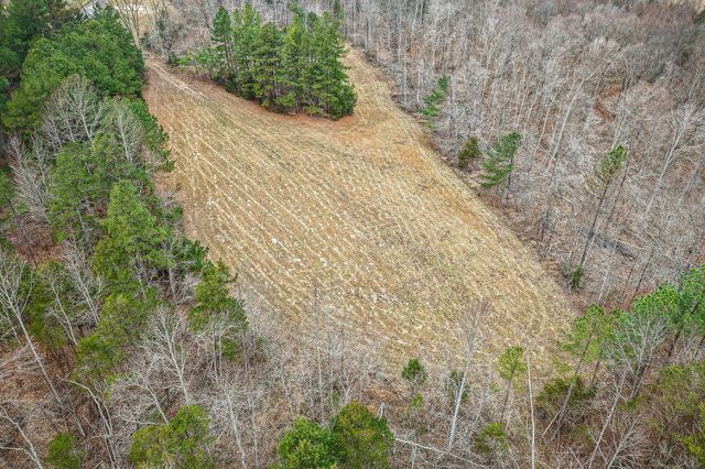 2 Johnson Chapel Rd, Sparta, TN 38583