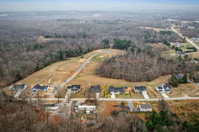 2 Johnson Chapel Rd, Sparta, TN 38583